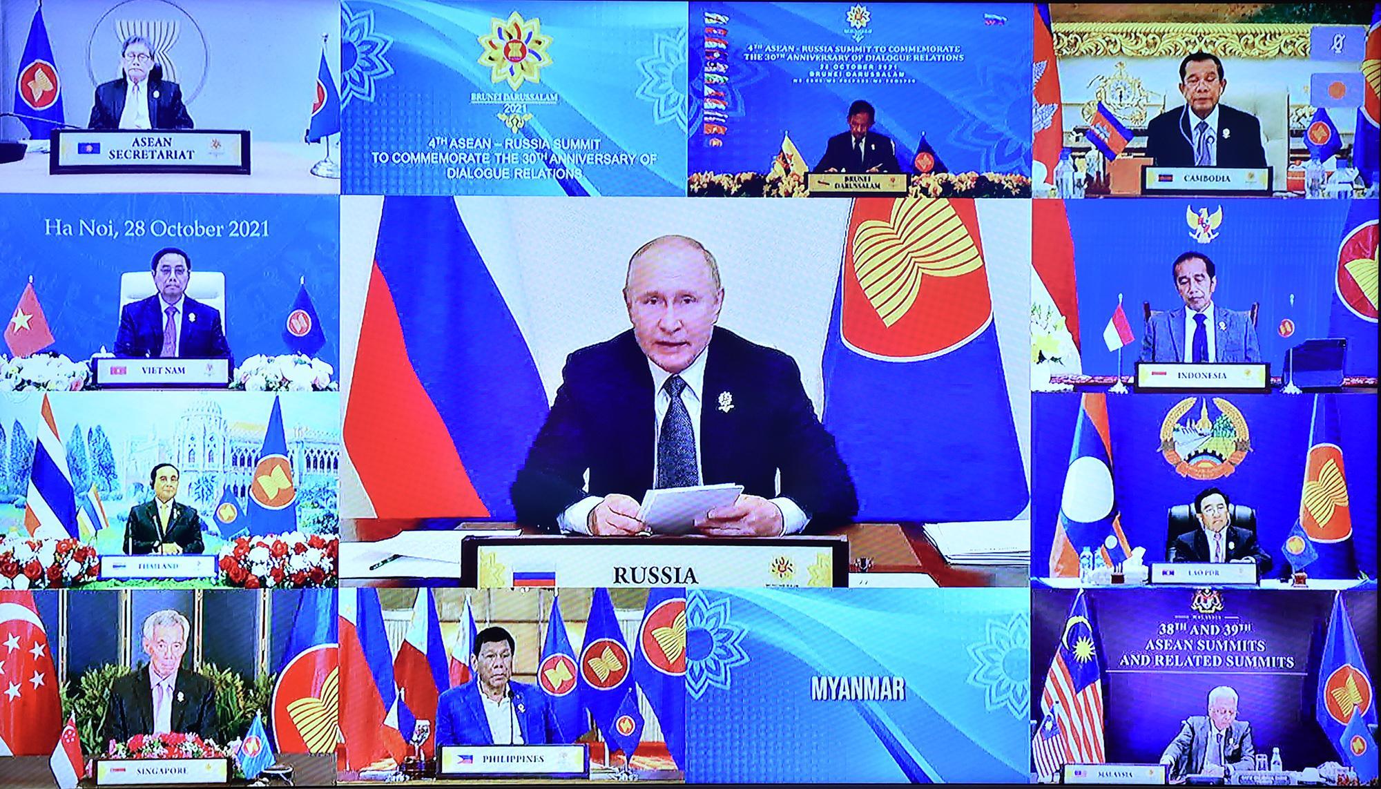 Tổng thống Nga Vladimir Putin trong phiên họp trực tuyến ngày 28/10 cùng các nước ASEAN 