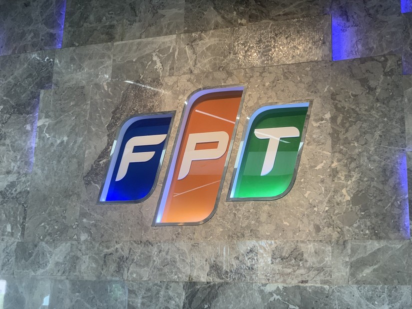 FPT trả cổ tức tỷ lệ 40% bằng tiền mặt và cổ phiếu cho năm 2021.