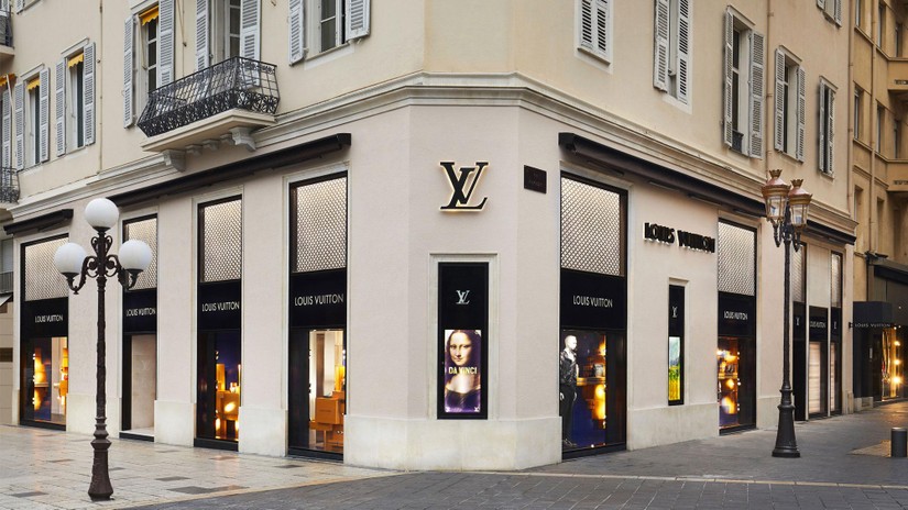 Tất cả các cửa hàng của LVMH bao gồm Louis Vuitton sẽ phải tắt đèn sớm và hạ thấp nhiệt độ sưởi vào mùa đông. Ảnh: Louis Vuitton